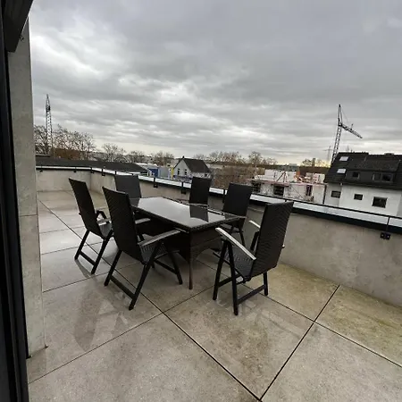 Apartment Modern With Kitchen & Balcony Dining *