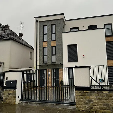 Modern With Kitchen & Balcony Dining * Ratingen
