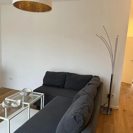Apartment Modern With Kitchen & Balcony Dining *