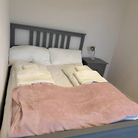 Modern With Kitchen & Balcony Dining Apartment Ratingen
